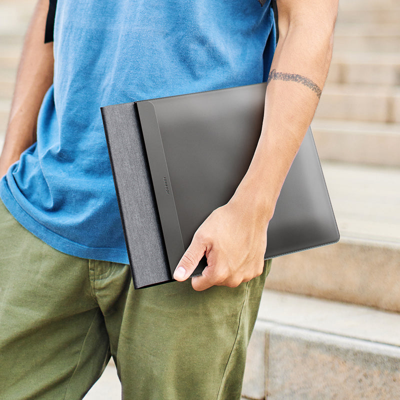 VOLTARA - 4-in-1 Laptop Sleeve with Wireless Charging